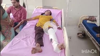 उन्नाव: उन्नाव गंगा घाट कोतवाली क्षेत्र में आजाद मार्ग के पास अज्ञात ट्रक ने स्कूटी में मारी टक्कर, महिला गंभीर घायल