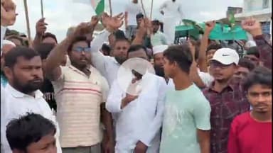 जोकीहाट: जोकीहाट में वोटर वेरीफिकेशन के विरोध में चक्का जाम, सड़क पर उतरे विधायक