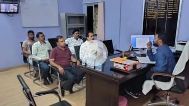 कुडू: लोहरदगा में श्रम अधीक्षक दिनेश भगत की अध्यक्षता में ट्रांसपोर्ट व्यवसायियों के साथ बैठक, श्रम कानूनों के पालन पर ज़ोर