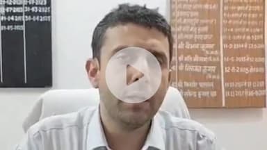 परिहार: डीएम पहुंचे परिहार, वोटर लिस्ट पुनरीक्षण कार्य का निरीक्षण किया, मोबाइल से वेरिफिकेशन की दी जानकारी