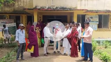 गोपद बनास: टमसार में टीवी मरीजों को फूड बास्केट किट वितरित, डॉक्टर की टीम मौजूद रही