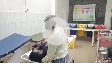 देवघर: नवगछिया गांव: पति-पत्नी के झगड़े में पति ने बिजली के पोल पर चढ़कर आत्महत्या का प्रयास किया