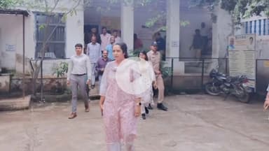 सीतामऊ: DM ने सामुदायिक स्वास्थ्य केंद्र सीतामऊ का निरीक्षण किया, गर्भवती महिलाओं की जाँच करने का आदेश दिया