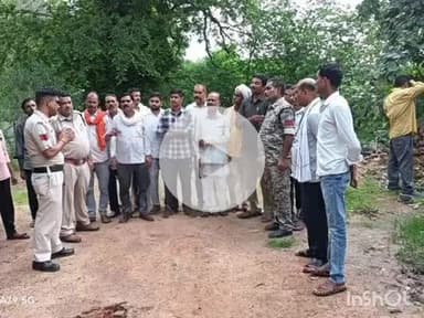 बल्देवगढ़: धसान नदी का जल स्तर बढ़ने पर देवरदा चौकी पुलिस ने नदी किनारे बसे गांवों के लोगों को दी समझाइश