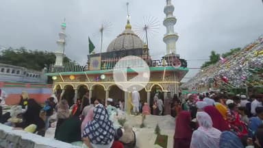 रामपुर: हज़रत शाह बगदादी साहब के 240वें उर्स का आयोजन, क़ाज़ी-ए-शरा सैय्यद फैज़ान मियां ने कराई दुआ