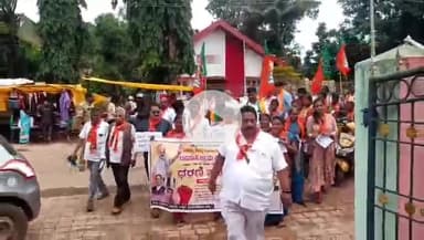 ಶಿರಸಿ: ರಾಜ್ಯ ಸರಕಾರದ ನಿರ್ಲಕ್ಷ್ಯ ಧೋರಣೆ ಖಂಡಿಸಿ ಬನವಾಸಿ ಗ್ರಾಪಂ ಕಚೇರಿ ಬಳಿ ಬಿಜೆಪಿಯಿಂದ ಪ್ರತಿಭಟನೆ