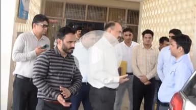 भिवानी: डीसी और एसपी ने हवाई पट्टी पर सुरक्षा व्यवस्था का जायजा लिया