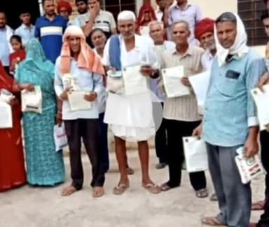 इचाक: प्रखंड में 80 किसानों के बीच मुफ्त बीज का वितरण