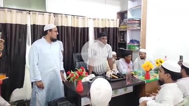 कोडरमा: छतरबर में आपकी विकास पार्टी के केंद्रीय कार्यालय में ओलमा ए कराम के साथ अहम बैठक हुई, कई मुद्दों पर चर्चा