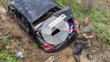 बमोरी: थाना म्याना क्षेत्र के ग्राम भदौरा के पास मवेशी से टकराकर कार खाई में गिरी