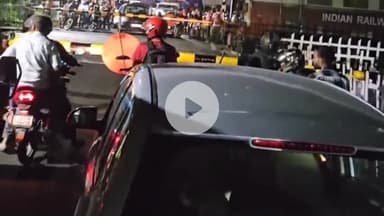 कांके: हटिया रेलवे क्रॉसिंग बंद रहने से रांची में लोगों को हुई परेशानी