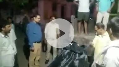 औरैया: ग्राम किशनपुर मढ़ैया में पहले अधेड़ ने बनाई अंडे की सब्जी, फिर घर के अंदर जाकर लगा ली फांसी, हुई मौत