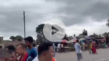 गोगरी: बिहार बंद को सफल बनाने के लिए महागठबंधन कार्यकर्ता सड़क पर उतरे, महेशखूंट में एनएच चौराहे को किया जाम