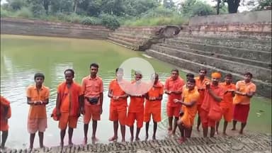 जयसिंहपुर: प्राचीन शिव मंदिर जयसिंहपुर से कांवरिया का जत्था बाबा बैजनाथ धाम के लिए रवाना हुआ