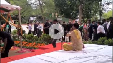 नवाबगंज: बाराबंकी रेलवे स्टेशन के पास सेना परिसर में राज्यपाल ने पौधारोपण कर 'खुशहाल वन महाअभियान 2025' का उद्घाटन किया