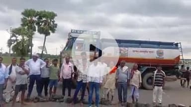 सरमेरा: पनामा गांव के पास एसएच 78 पर महागठबंधन के आह्वान पर कार्यकर्ताओं ने की सड़क जाम