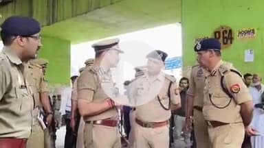 कैंट की सड़कों पर उतरे पुलिस कमिश्नर मोहित अग्रवाल, ट्रैफिक व्यवस्था एवं अतिक्रमण को लेकर किया निरीक्षण