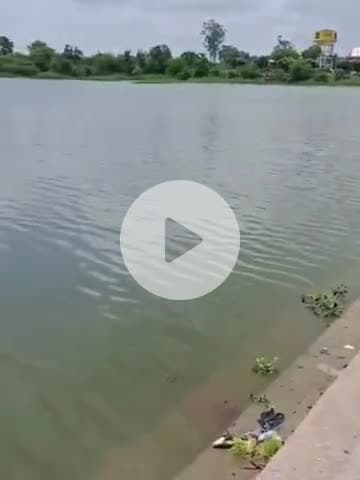 टीकमगढ़: वृंदावन: तालाब के कैचमेंट एरिया पर अतिक्रमण, टूटी दीवारें, खेतों में बह रहा पानी