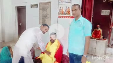 मेदिनीनगर (डालटनगंज): गुरुपूर्णिमा पर मेंदनीनगर में भाजपा कार्यकर्ताओं ने पुजारियों को सम्मानित किया