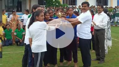 औरैया: दिबियापुर के ग्रीन वैली पब्लिक स्कूल में सीनियर गर्ल्स रस्साकशी प्रतियोगिता का आयोजन, छात्राओं में भारी उत्साह