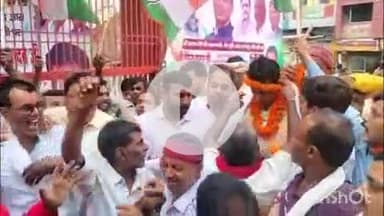 आरा: आरा के शहीद भवन स्थित कांग्रेस कार्यालय पहुंचे बिहार कांग्रेस प्रभारी, नेताओं ने किया जमकर स्वागत, बैठक में हुए शामिल