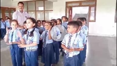 नवाबगंज: अरुणोदय पब्लिक स्कूल में जनकल्याण किसान एसोसिएशन ने गुरु के नाम पर किया वृहद पौधरोपण