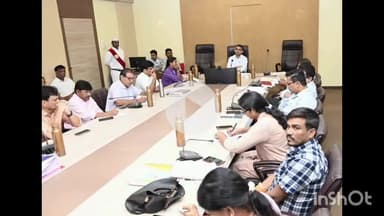 धार: धार में जिला स्वास्थ्य समिति की बैठक आयोजित, कलेक्टर ने कहा- जो CHO कार्य नहीं कर रहे, उन्हें सेवा से बाहर करें