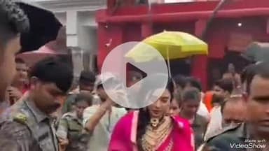 देवघर: 2018 की मिस एशिया तान्या मित्तल ने बाबा मंदिर में की पूजा-अर्चना