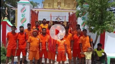 सुल्तानपुर: सूरापुर से बैद्यनाथ धाम के लिए पहला कांवड़ जत्था हुआ रवाना