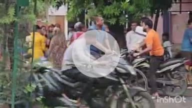 आगरा: आवास विकास कॉलोनी सेक्टर 4 स्थित अस्पताल में महिला की मौत के बाद परिजनों ने किया हंगामा