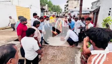 एत्मादपुर: सीता नगर में विधायक ने सीसी सड़क व इंटरलॉकिंग टाइल्स निर्माण कार्यों का किया शिलान्यास