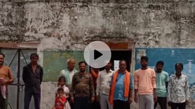 सांगोद: रा. प्रा. विद्यालय मांडूहेड़ा जर्जर स्थिति में, पीछे की दीवार ढही, प्रतीक्षालय में चलेगा स्कूल