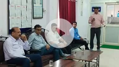 झांसी: वीरांगना लक्ष्मीबाई झांसी रेलवे स्टेशन पर संरक्षा संवाद का आयोजन हुआ