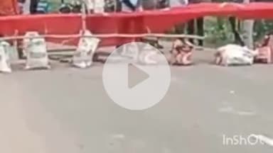 तुलसीपुर: तुलसीपुर हरैया मार्ग पर लाल नगर के पास पुल के धंसने से आवागमन हुआ प्रभावित