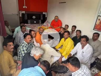 तराना: गुरु पूर्णिमा पर विधायक ने तिलभांडेश्वर महादेव के दर्शन किए और गादीपती महंत श्री मोहन भारती जी से आशीर्वाद लिया