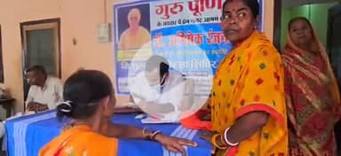 गोपालगंज: बरौली के प्रेम नगर आश्रम में गुरुपूर्णिमा पर श्रीजी सेवा ट्रस्ट और सक्षम हॉस्पिटल द्वारा मुफ्त मेडिकल कैंप का आयोजन