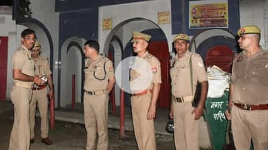 रामपुर: श्रावण मास पर सुरक्षा के मद्देनज़र पुलिस अधीक्षक विद्यासागर मिश्र ने ग्राम पंजबनगर स्थित शिव मंदिर का किया निरीक्षण