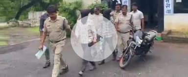 बमोरी: धरनावदा पुलिस ने स्मैक के साथ दो आरोपियों को किया गिरफ्तार, ₹1.20 लाख की स्मैक व मोटरसाइकिल बरामद