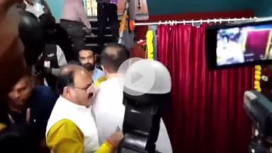 हुज़ूर: मुख्यमंत्री मोहन यादव ने कमला नेहरू सांदीपनि कन्या विद्यालय का लोकार्पण किया, विद्यार्थियों को साइकिलें वितरित कीं