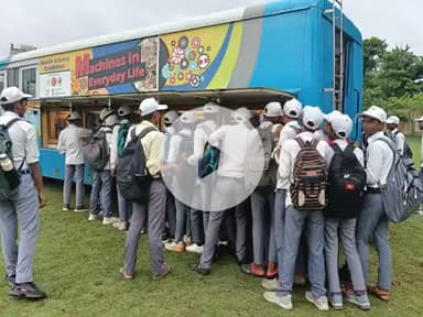 बहराइच: तोड़फोड़ के जोड़ पर आधारित कार्यशाला आयोजित

विज्ञान केवल एक विषय नहीं बल्कि देखने और सोचने का एक दृष्टिकोण