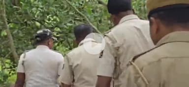 ଭୁବନେଶ୍ବର ମ୍ୟୁନିସିପାଲଟି କର୍ପୋରେସନ: ସସ୍ମିତ ବିଶ୍ୱାଳ ହତ୍ୟାକାଣ୍ଡ ଘଟଣାରେ ମୁଖ୍ୟ ଅଭିଯୁକ୍ତ ଟୁଲୁ ମହାନ୍ତିକୁ ନେଇ ଏୟାରଫିଲ୍ଡ ଅଞ୍ଚଳରେ କ୍ରାଇମସିନ ରିକ୍ରିଏସନ କଲା ପୋଲିସ