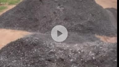 माडा: ग्राम पंचायत जोगियानी में नियमों को ताक पर रखकर सड़क का निर्माण, सड़क पर बिछायी गयी भस्सी