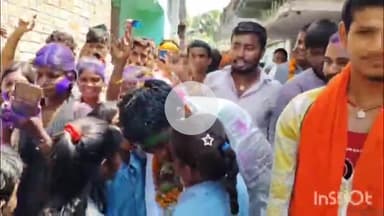 नवादा: झुनाठी पंचायत के मुखिया पद पर विजेता हुए धर्मेंद्र यादव को समर्थकों ने पहनाया फूलमाला