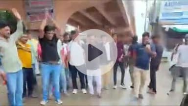 लाडपुरा: समरावता थप्पड़ कांड में नरेश मीणा को जमानत मिलने पर बोरखेड़ा में युवाओं ने आतिशबाजी कर मनाया जश्न