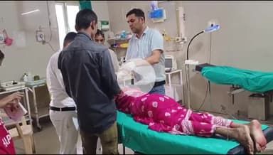 बांसवाड़ा: शहर के वनेश्वर महादेव मंदिर में महिला पूजा करने गई, बंदर ने किया हमला और हाथ नोच लिया, एमजीएच में उपचार जारी