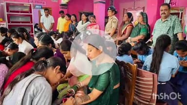 बखरी: विश्व बंधु पुस्तकालय में मेहंदी प्रतियोगिता का आयोजन, 40 जोड़ी प्रतिभागी शामिल