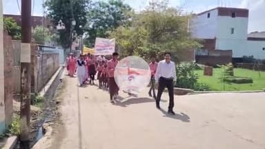 देेेवरिया: प्राथमिक विद्यालय भटवलिया से दस्तक अभियान की शुरुआत, स्वास्थ्य विभाग की टीम घर-घर दस्तक देगी: सीएमओ