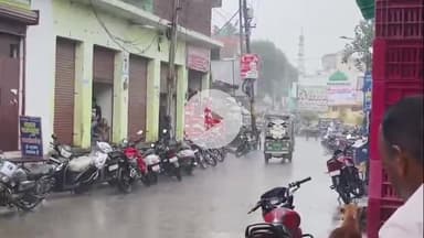 अमरोहा: अमरोहा नगर में मौसम का मिजाज बदला, बारिश ने उमस भरी गर्मी से दिलाई राहत, ठंडी हवाएं चल रही हैं