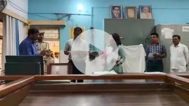 फिरोज़ाबाद: सदर तहसील में अव्यवस्था पर जिलाधिकारी ने सख्ती दिखाई, अनुपस्थित कर्मचारियों पर कार्रवाई के दिए निर्देश