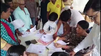 भभुआ: PHC में दिव्यांगता प्रमाण पत्र बनाने के लिए शिविर का आयोजन, प्रखंड के विभिन्न गांवों से पहुंचे लोग